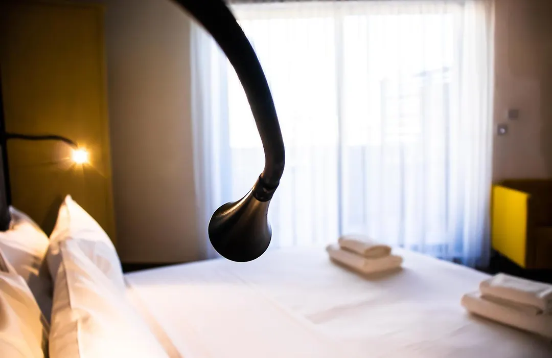 Chapter 5 Hotel-1
